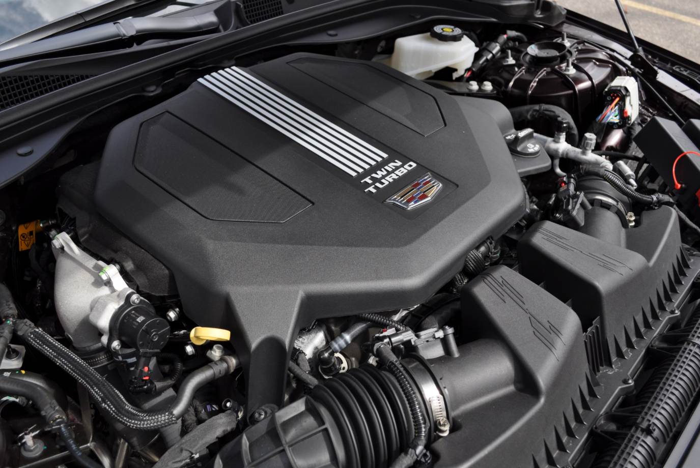 2022 Cadillac XT4 Premium Luxury Engine