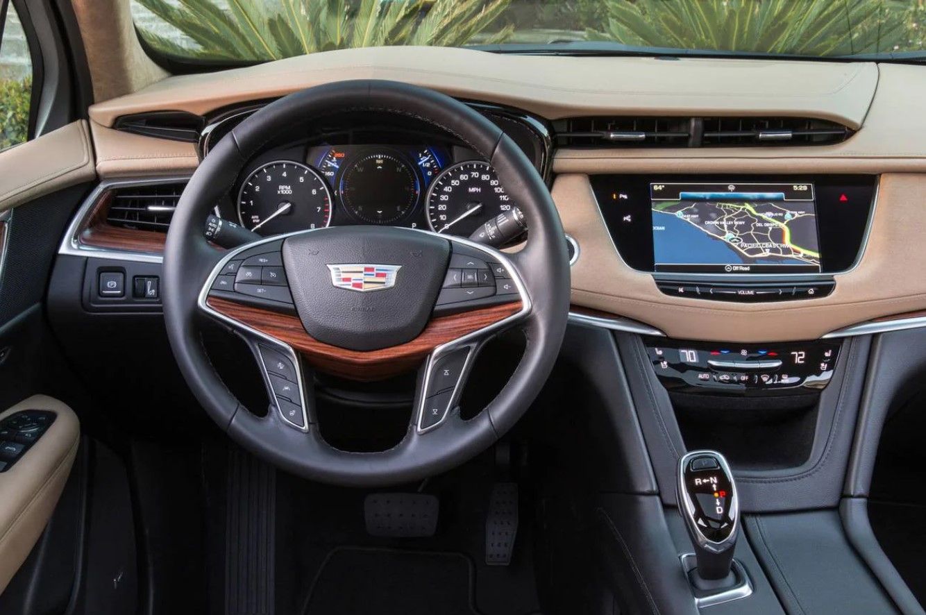2023 Cadillac XT5 Premium Luxury Interior
