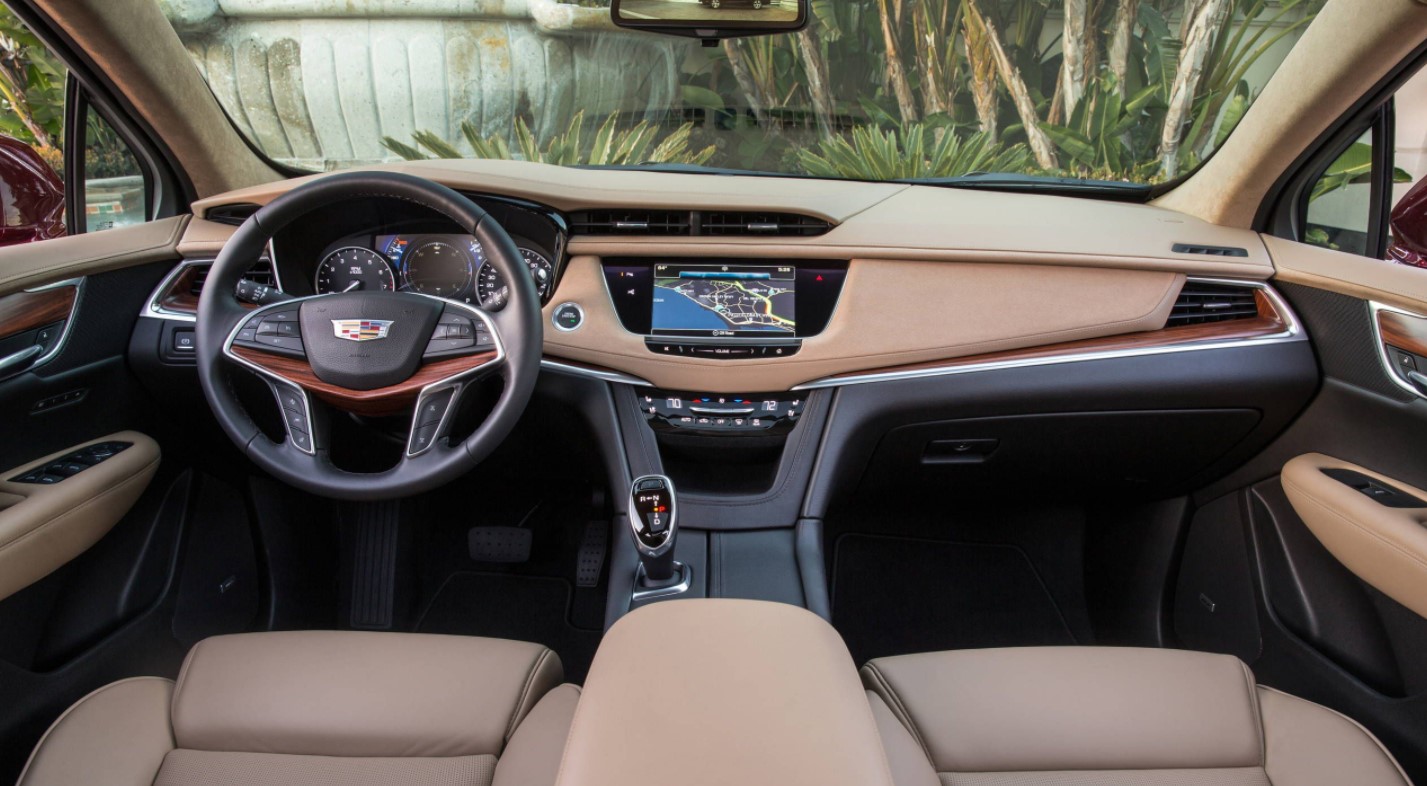 2023 Cadillac XT5 Platinum Interior