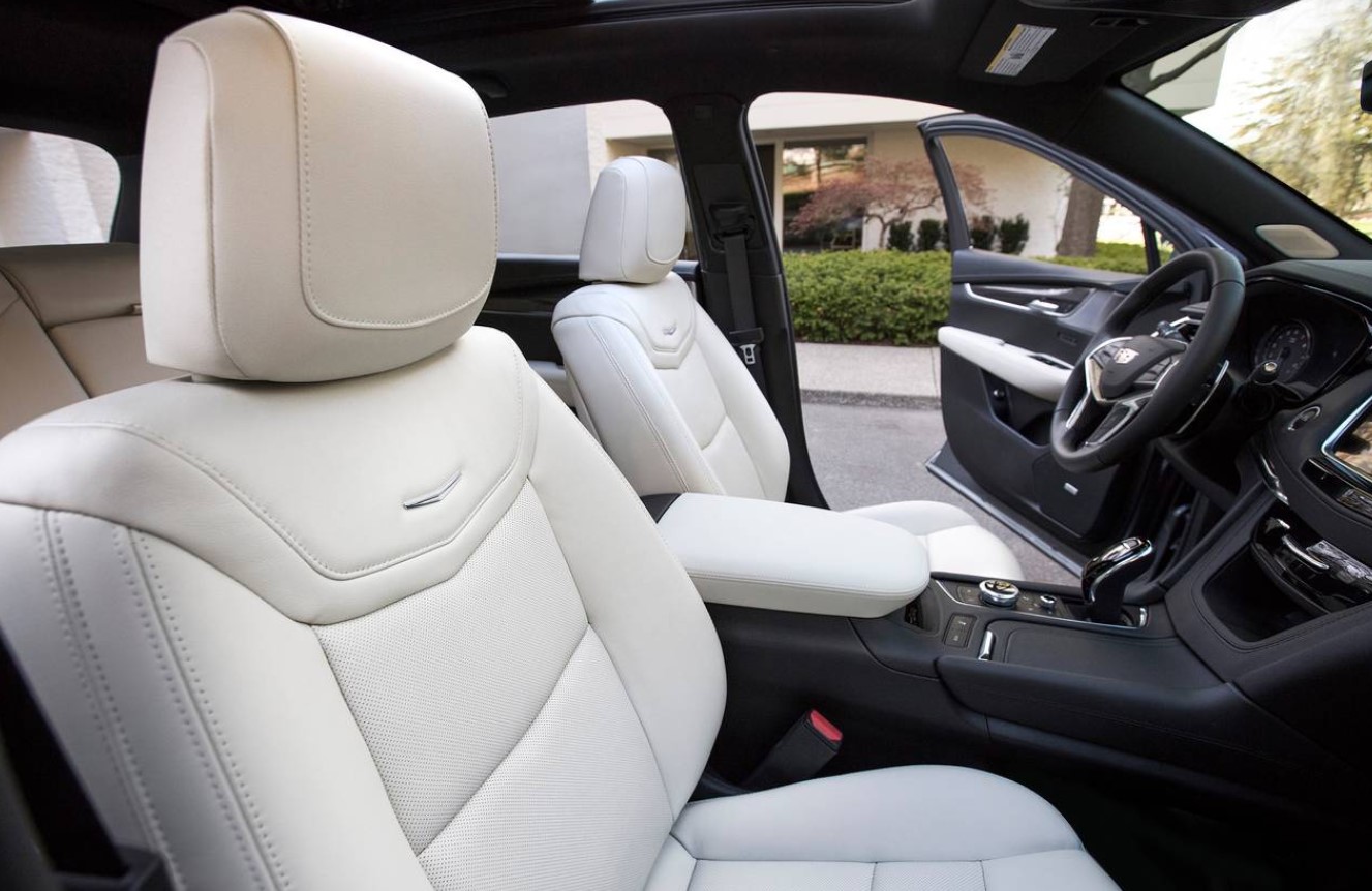 2023 Cadillac XT5 Luxury Interior
