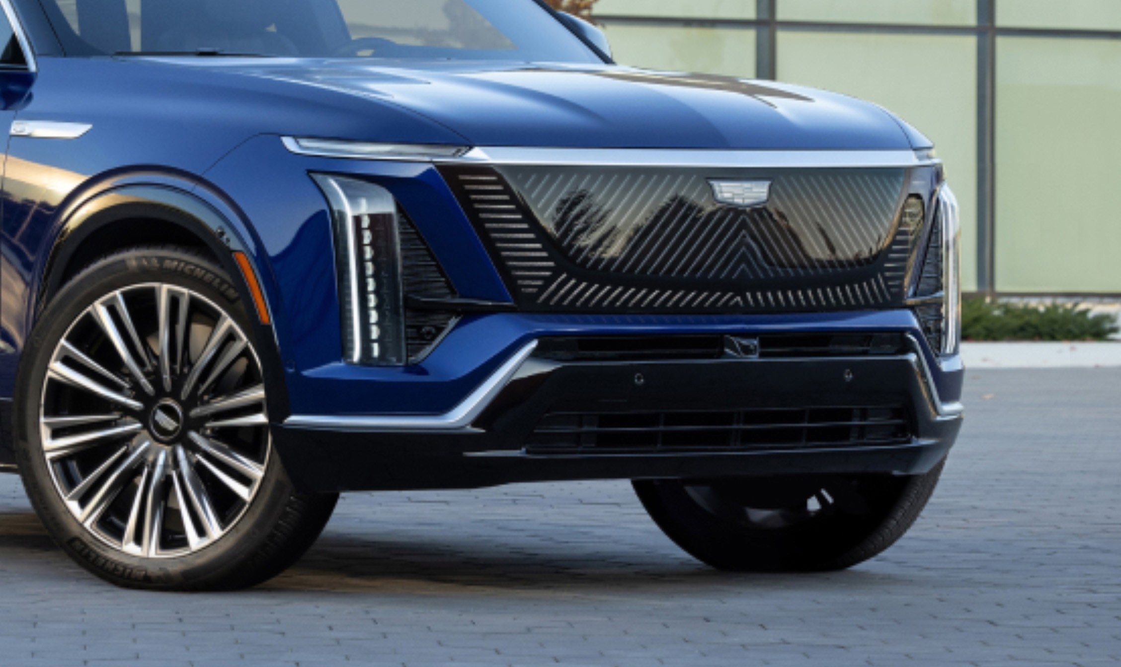 Cadillac Releases First Images Of 2026 Vistiq Three Row Electric SUV  Cadillac Releases First Images Of 2026 Vistiq Three Row Electric SUV